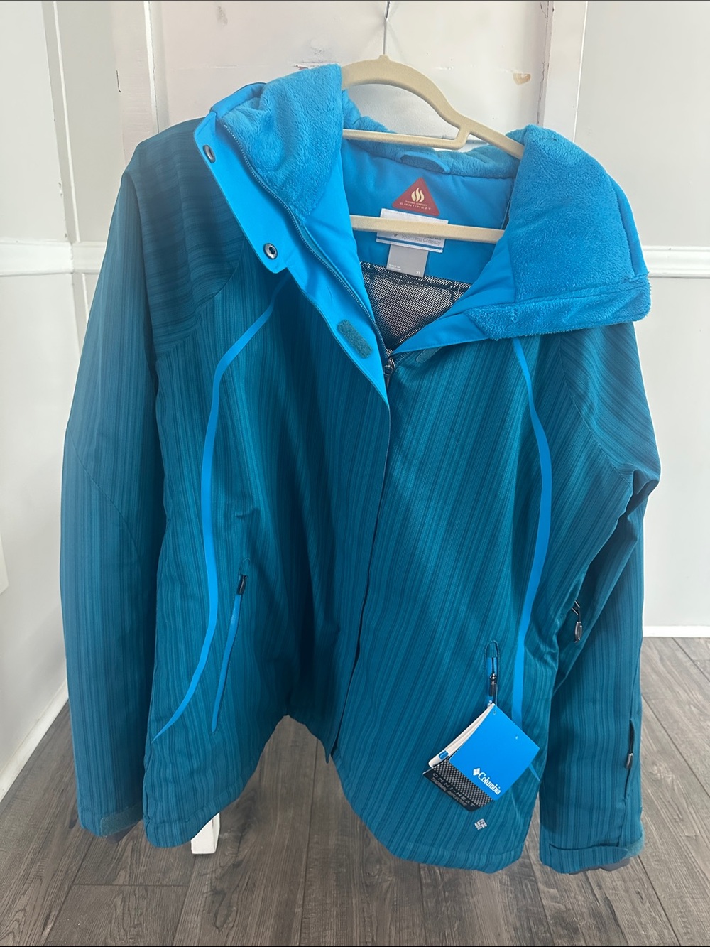Columbia Teal Blue Striped Hooded Ski Jacket